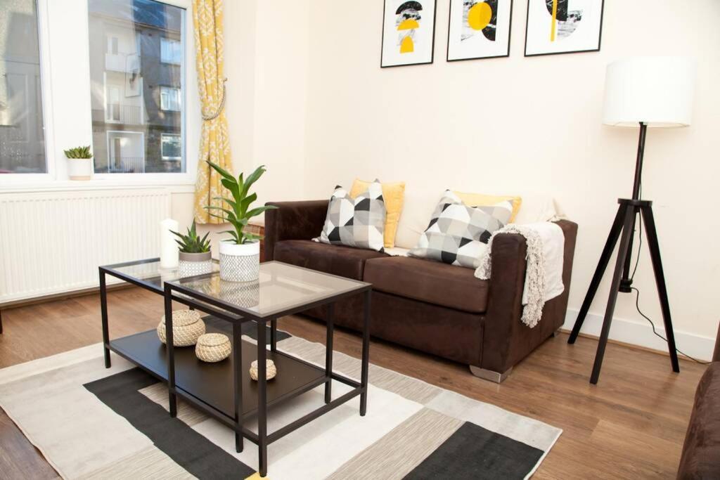 Snug - Logie Baird Apartment Helensburgh Εξωτερικό φωτογραφία